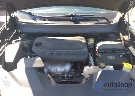 2019 Jeep Cherokee Latitude Fwd from USA, damaged, VIN 1C4PJLCB6KD373310